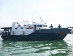 Ditpolairud Polda Jatim Kerahkan 4 Kapal Sisir Perairan Sumenep dan Masalembu Cari Korban KM Virgo Transport 8