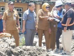 Sidak Proyek Jembatan Candinegoro yang Terlambat, Wabup Mimik Temukan Deviasi 28 Persen