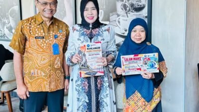 Komitmen bersama Wani Lawan Narkoba Rafika Duta Anti Narkoba & Kepala BNN Kota Surabaya & dr Zuhrotul Mar’ah Anggota DPRD Surabaya