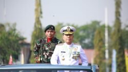 Pangkoarmada II Pimpin Upacara Peringatan HUT ke-81 TNI di Surabaya