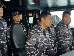 Respons Cepat Kecelakaan Kapal, Koarmada II Kerahkan KRI Bung Hatta-370 Cari ABK KM Khatulistiwa 8