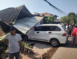 Tiga Orang Terluka dalam Kecelakaan di Kaliboto, Kapolsek Tarokan AKP Priyo Hadistyo Tekankan Kamseltibcarlantas