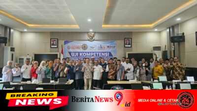 PT UTAMA LESTARI INDONESIA SUKSES GELAR TUK SEWAKTU SKK KONSTRUKSI DI DINAS PU BINA MARGA JATIM, CETAK 40 SDM KOMPETEN JENJANG 7